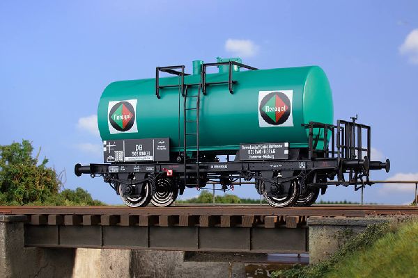 560904 Kiss - Kesselwagen DEURAG-NERAG Ep III - Spur 1