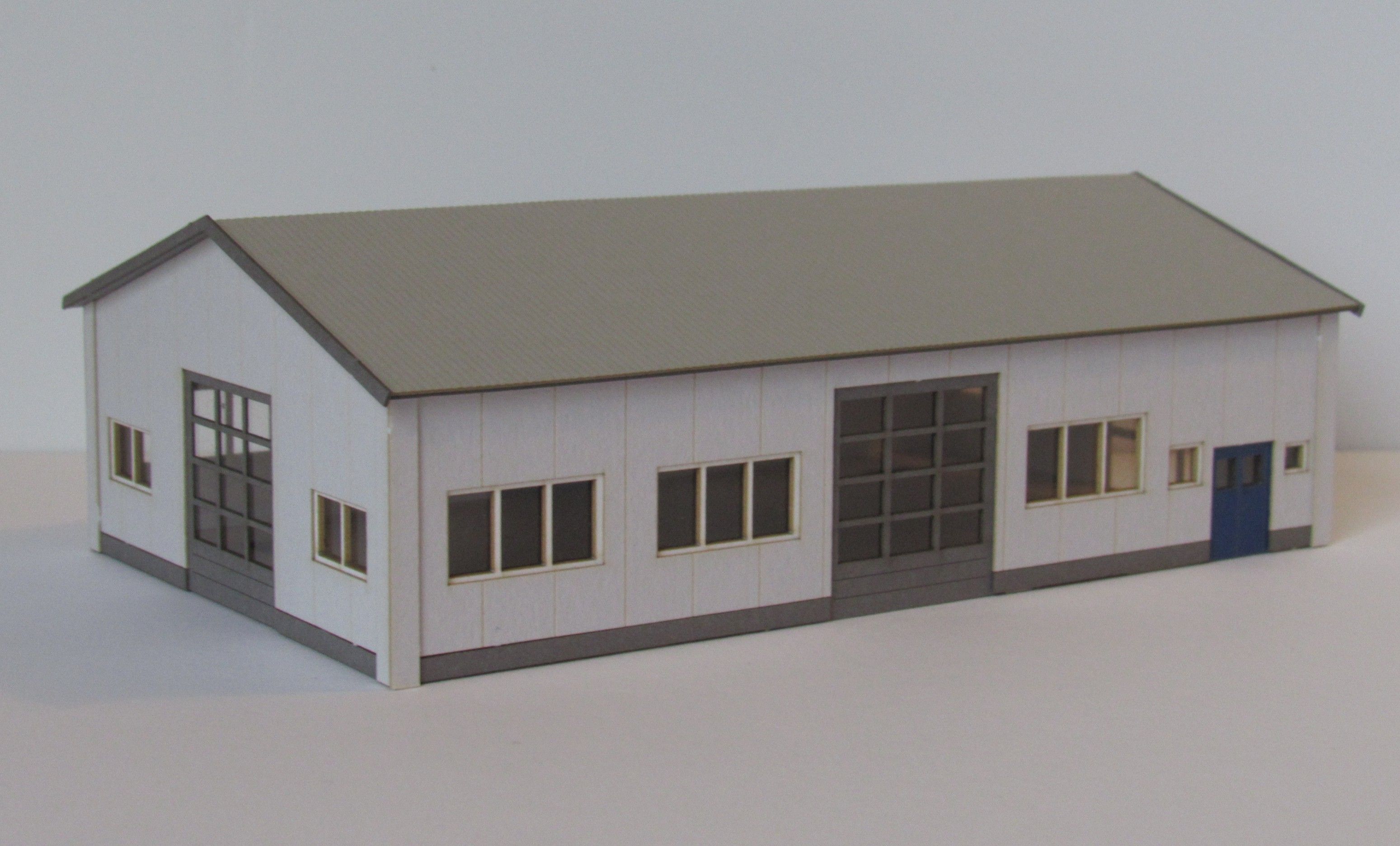 N3301 Laffont - Gewerbehalle mit Rolltoren - Spur N