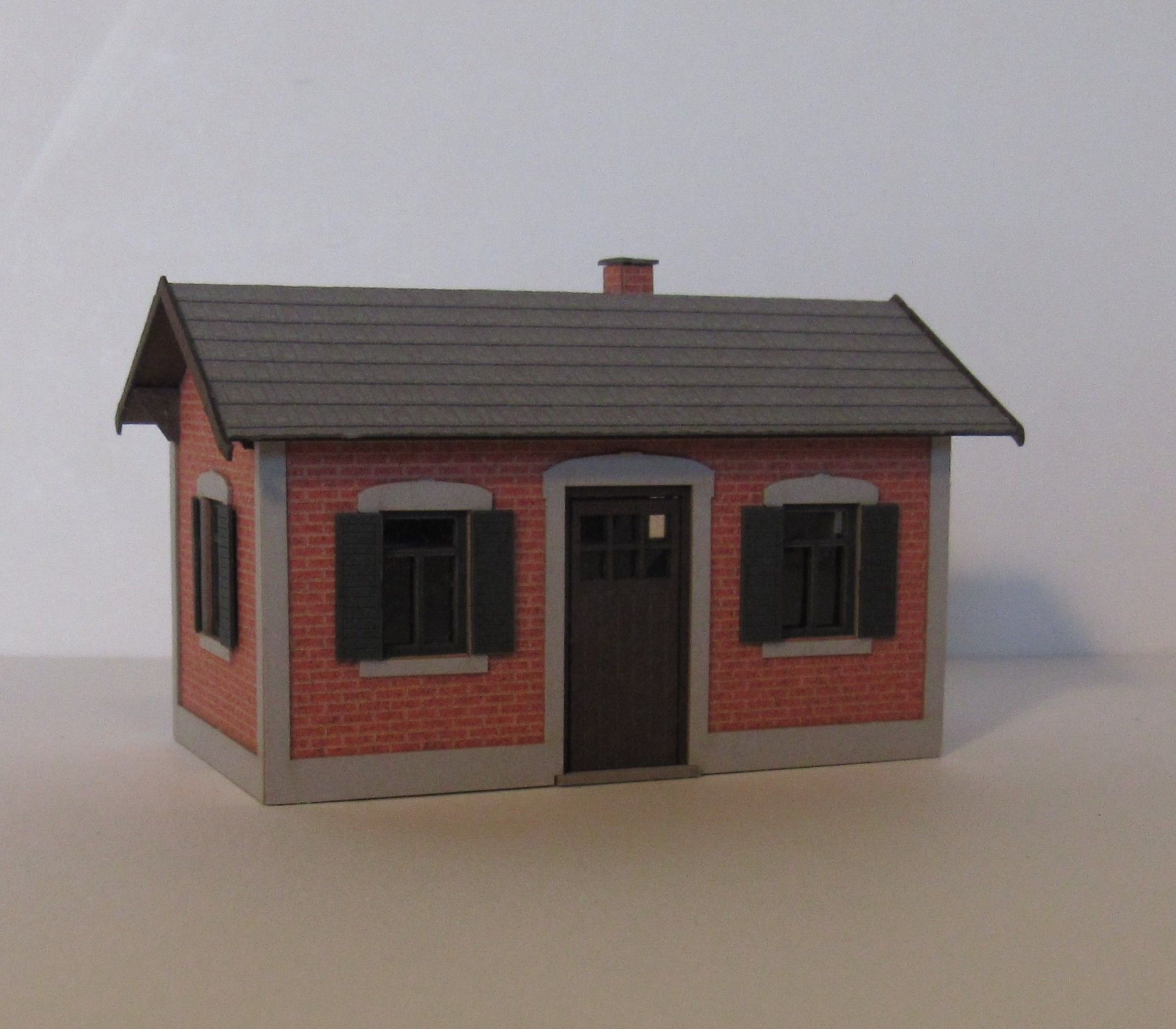 T1601 Laffont - Nebengeb�ude mit Ziegelfassade - Spur TT