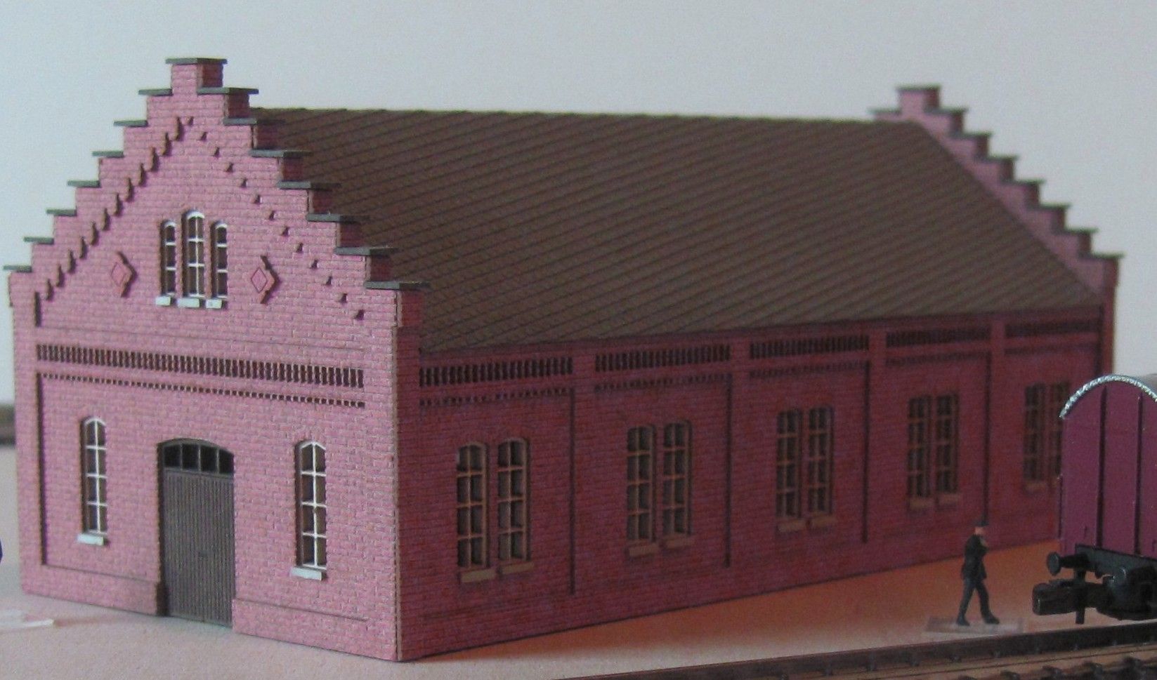 Z301 Laffont - Maschinenhalle dunkelrot - Spur Z