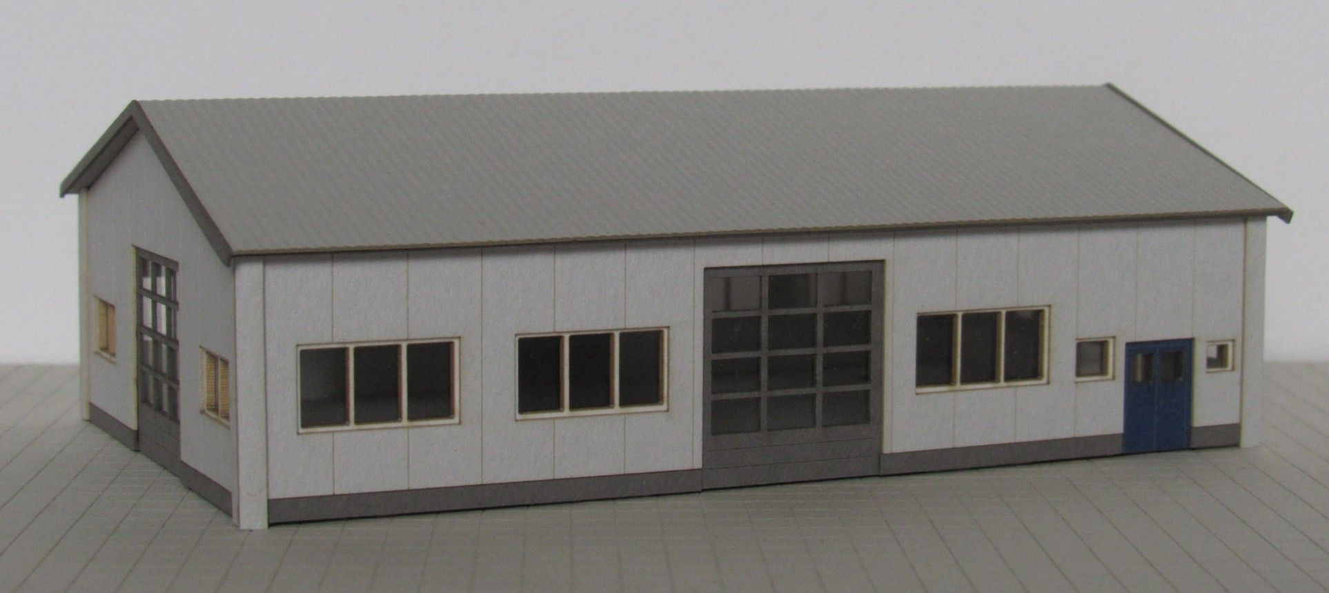 Z3301 Laffont - Gewerbehalle mit Rolltoren - Spur Z