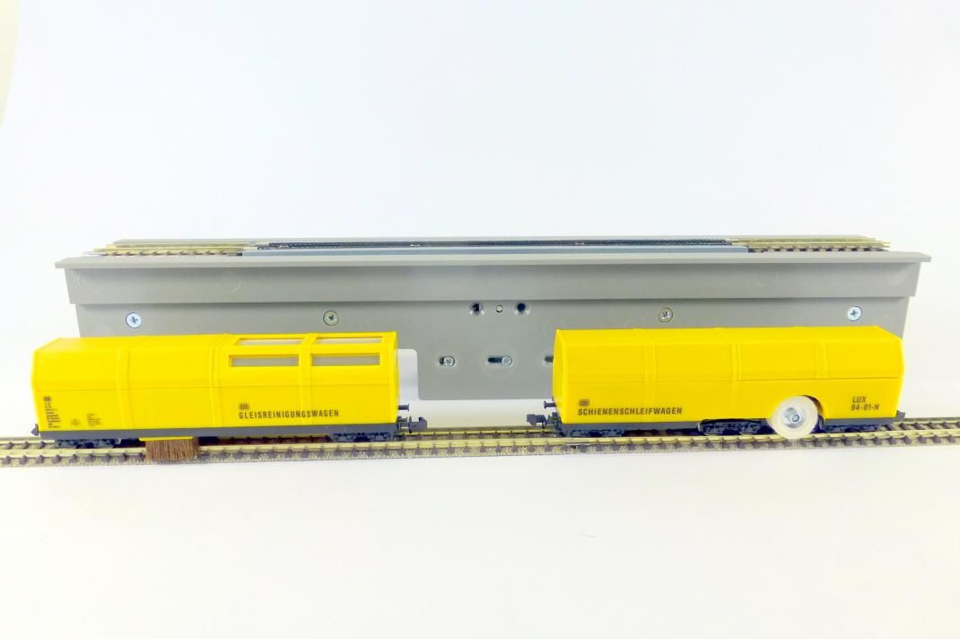 Gleisstaubsaugerwagen Art.-Nr. 9070, Schienenschleifwagen Art.-Nr. 9470 und Radreinigungsanlage Einbaugerät mit Decoder Art.-Nr. 9310.7