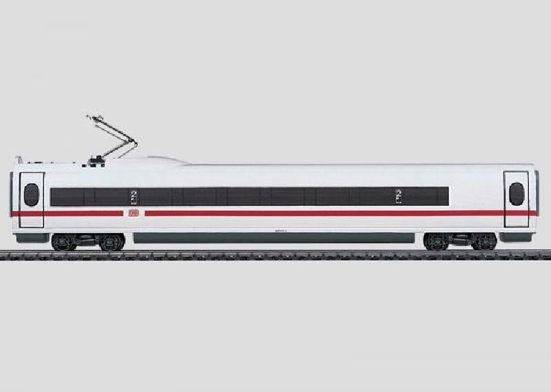 Trafowagen 406.6, 2. Klasse der DB AG. Innenbeleuchtung wird versorgt über die durchgehende elektrische Verbindung des ganzen Zuges. Länge 27,9 cm.