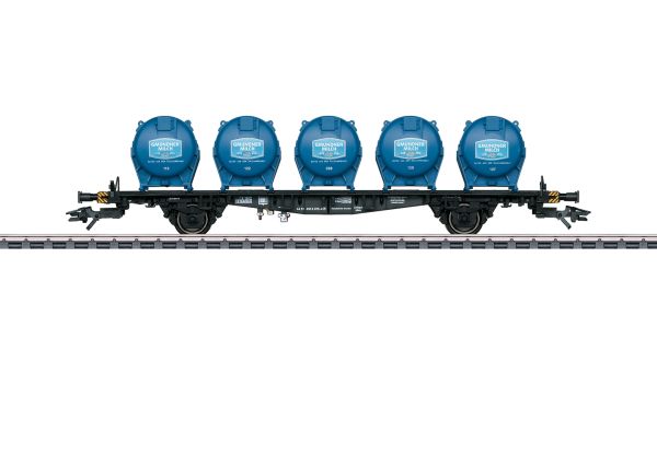 2-achsiger Behälter-Tragwagen der Bauart Lbgjs 598 der ÖBB. Beladen mit 5 pa-Milchbehältern der Gmundner Milch.