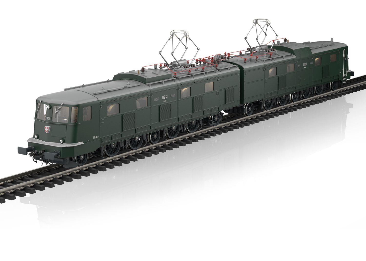 LT: 10/2026! LIMITIERT Messingbauweise. DCC-/mfx-Decoder mit 32 Funktionen. Motorisch heb- und senkbare Stromabnehmer. Führerstands-, Fahrpult- und Maschinenraumbeleuchtung. LüP 106 cm