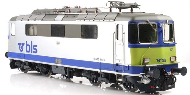 eckig Scheinwerfer. Komplett in Messing gefertig 5 XL Decoder, Antrieb auf 4 Achsen, Mindestradius 1020 mm,  Modell-Schraubenkupplung, Vorbereitet für Märklin Klauenkupplung, Federpuffer, Inneneinrichtung