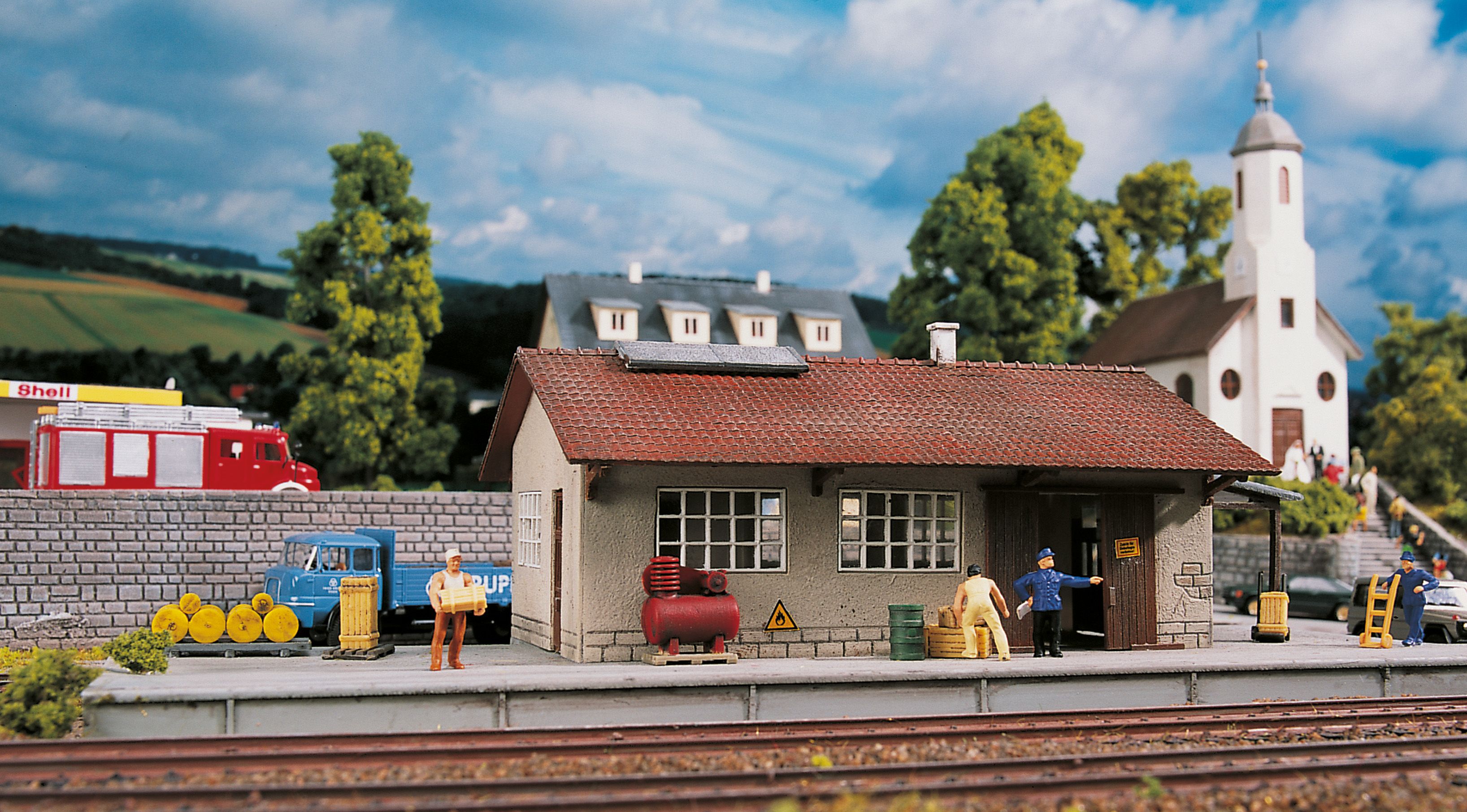 61824 Piko - G�terschuppen Burgstein - Spur H0