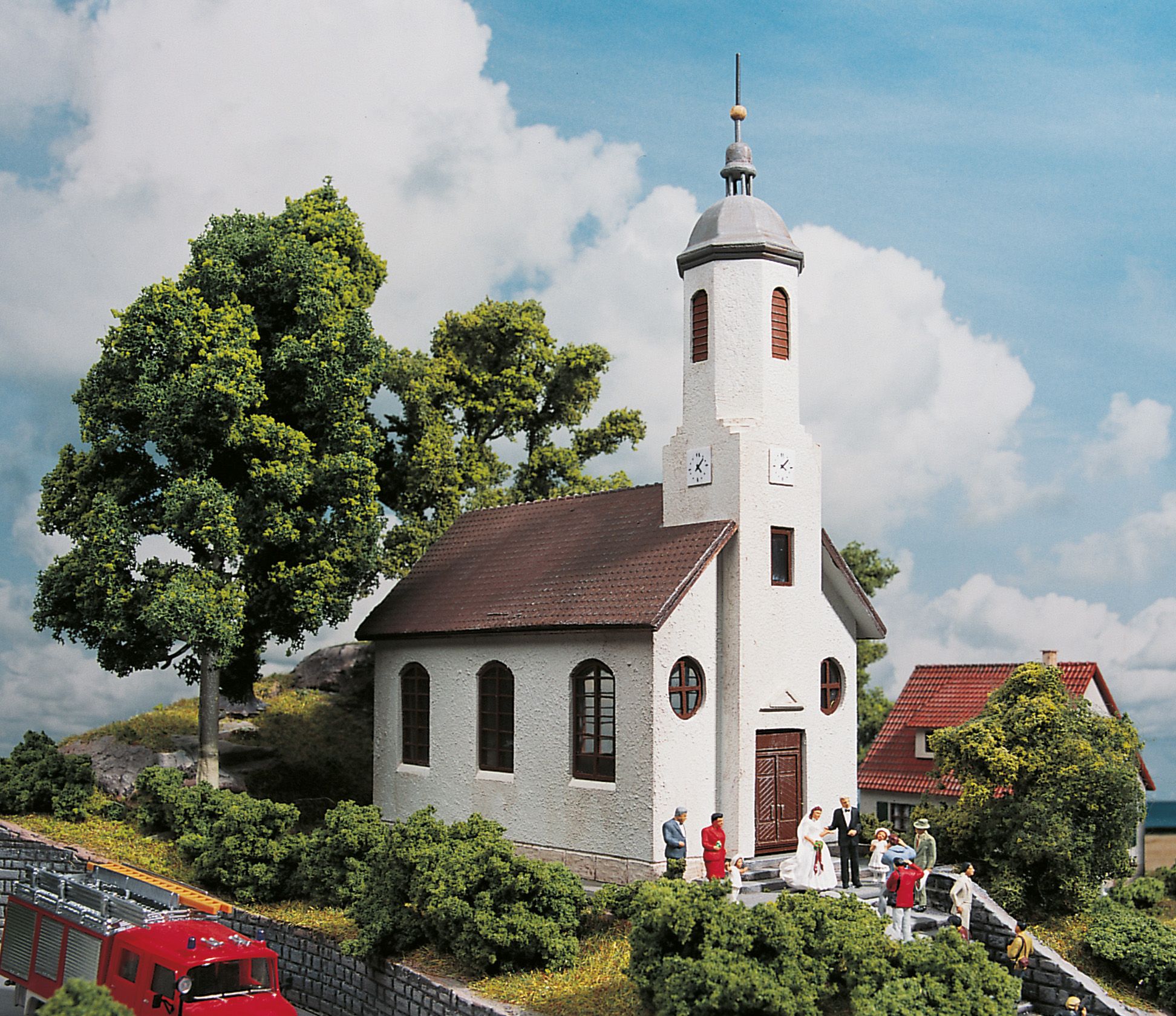 61825 Piko - Dorfkirche St. Lukas - Spur H0