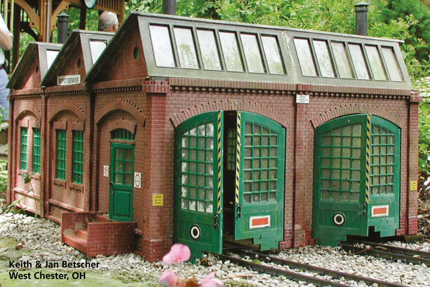 62001 Piko - Lokschuppen Sonneberg - Spur 2m / G