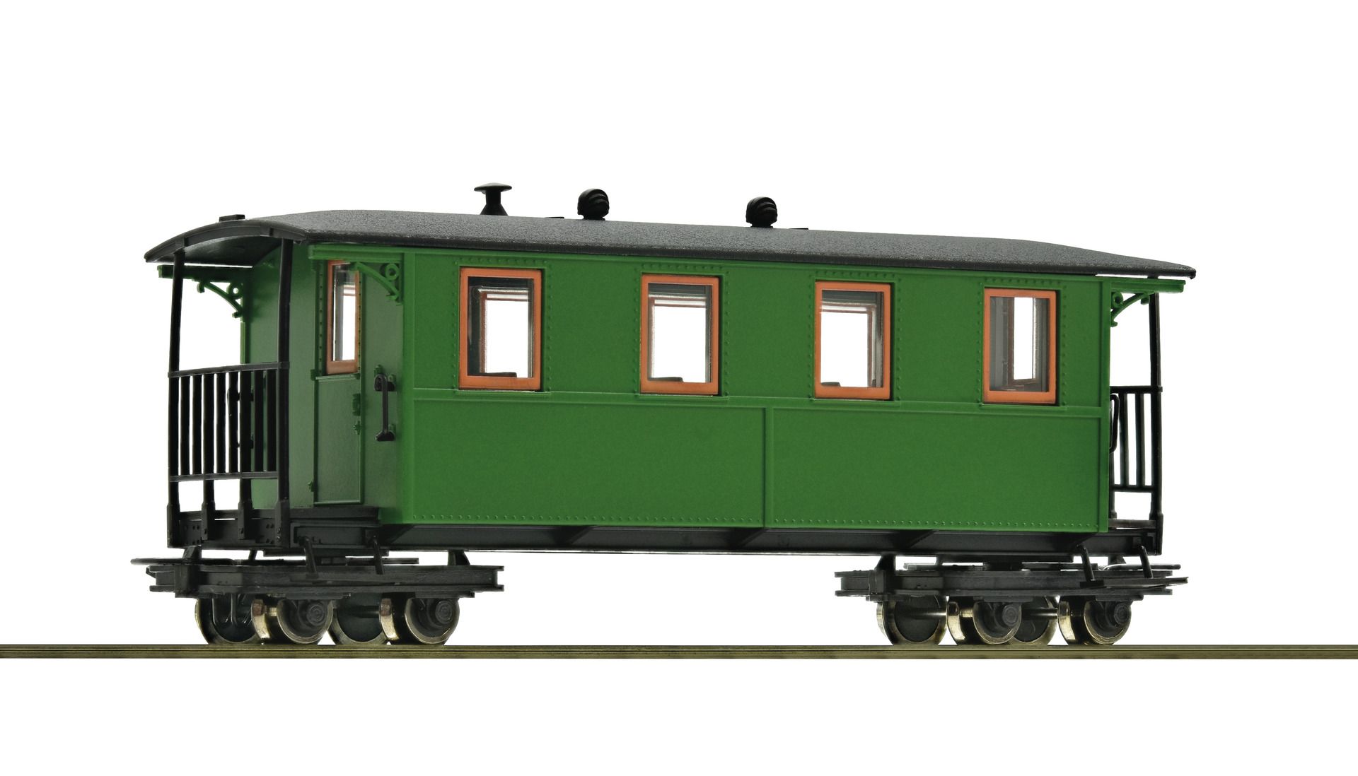 Vierachsiger Waldbahn-Personenwagen mit Holzwänden. Epoche III-IV.