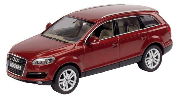 04751 Schuco - Audi Q7 granat rot - 1:43
