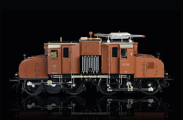 ESU Sounddecoder, 3-Licht-Spitzensignal, SBB, Depot Basel, 1 Pantograph, mit Fensterschirmen, mit Elektrokasten, mit Lüftungsschlitzen