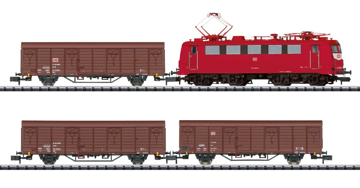mit mfx-/DCC-Sound-Decoder, Motor mit Schwungmasse, 4 Achsen angetrieben.Wagen mit Kinematik für Kurzkupplung. Wagen mit Kinematik für Kurzkupplung.