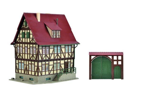 43730 Vollmer - H0 Bauernhaus mit Hoftor - Spur H0