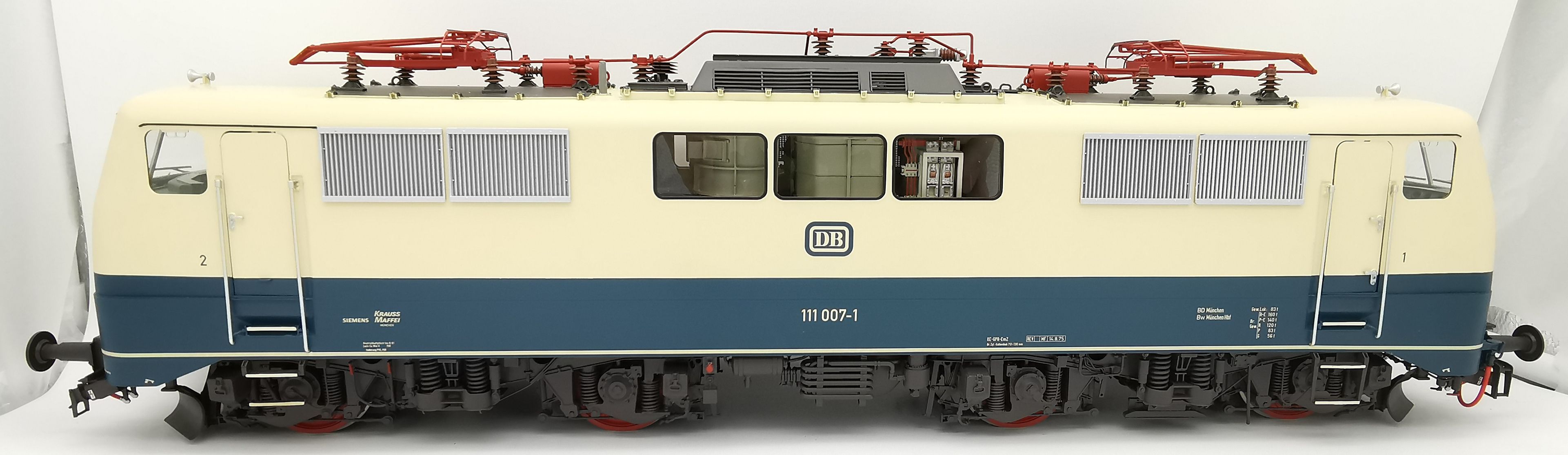 13001 Wunder - E-Lok 111 007-1 DB Ep. IV blau/beige BD/Bw M�nchen Hbf NEM - Spur 1